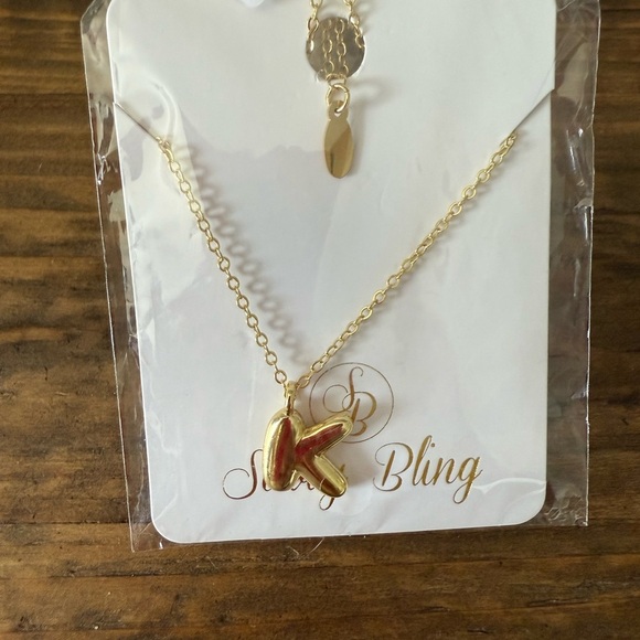 Gold Initial 'K' Pendant Necklace - Picture 2 of 2